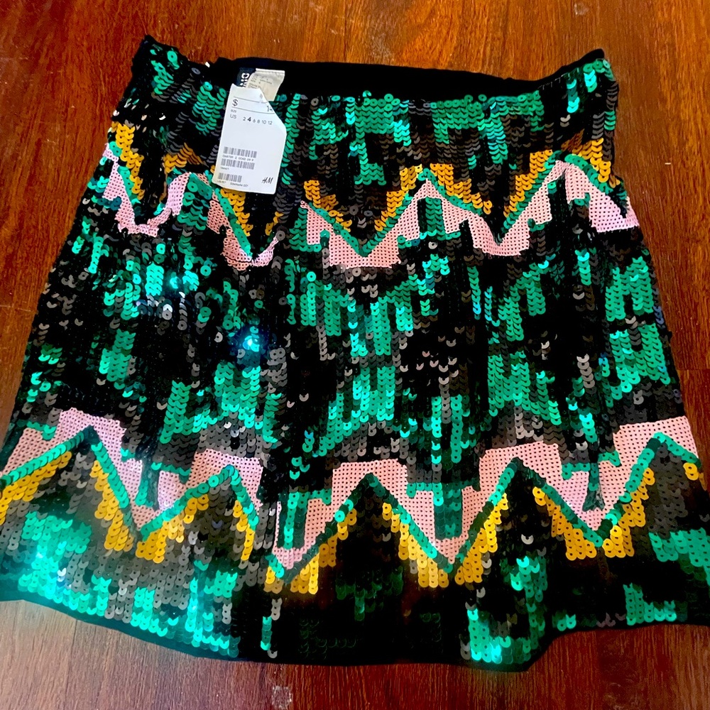 Trendy Sequin skirt! Amazing price
